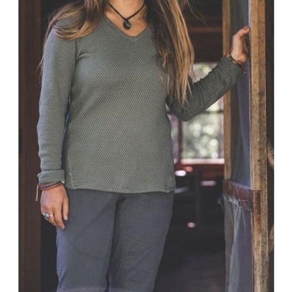 KUHL Lyrik Long Sleeve Lightweight V- Neck Sweater Top Women’s Small - Picture 1 of 13